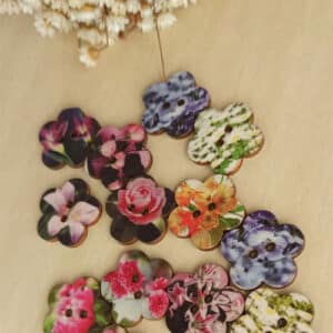 Botão de madeira mix flores