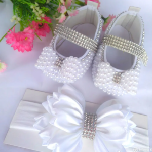 kit Sapatinho para bebê meia pérola branca + tiara 01