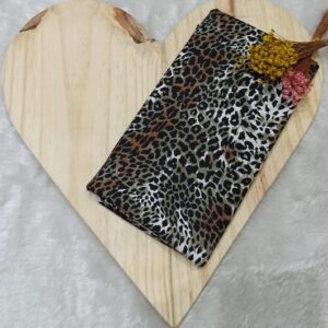 Tecido tricoline estampado onça mesclada com cinza