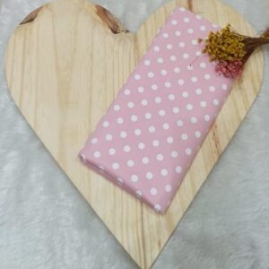 Tecido tricoline estampado bolinhas médias brancas fundo rosa bebê