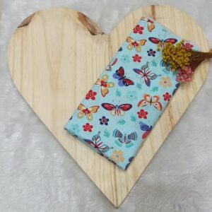 Tecido tricoline estampado borboletas fundo azul claro