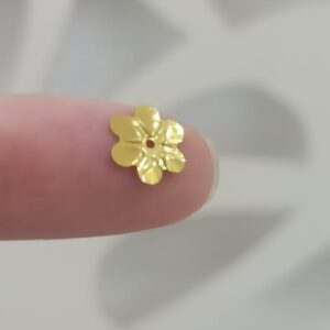 Lantejoula formato flor dourada 9mm pct 2gr