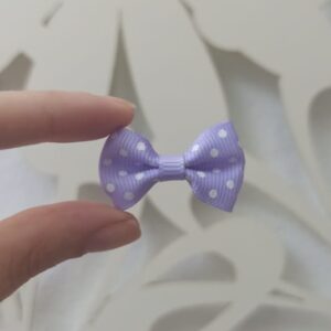 Mini laço gorgurão lilás poá branco 4cm x 2,5cm pct c/5und