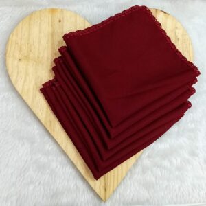 Guardanapo em tecido oxford - marsala - bico de crochê